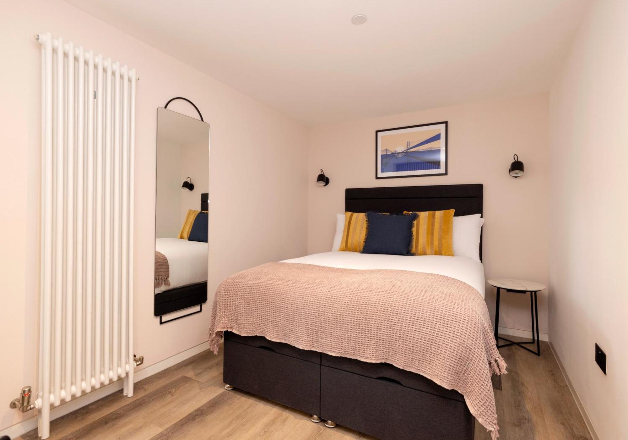 Charming Studios Near Holyrood Park & Calton Hill Эдинбург Номер фото