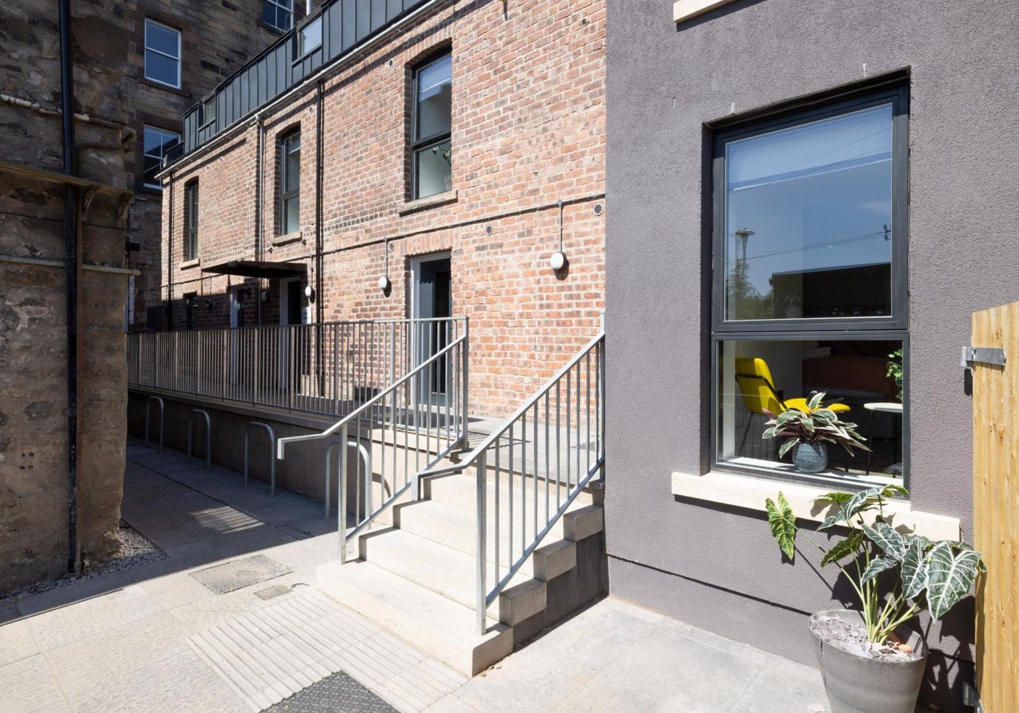 Charming Studios Near Holyrood Park & Calton Hill Эдинбург Номер фото