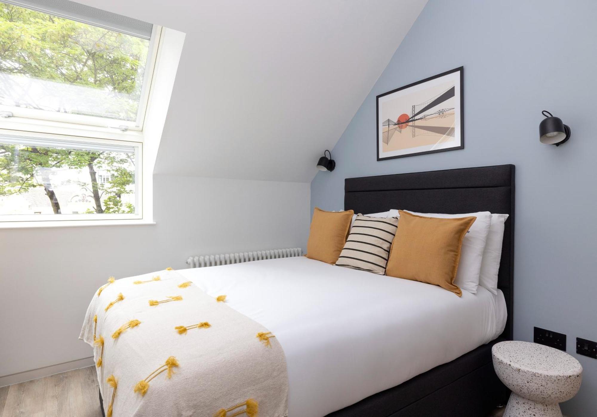 Charming Studios Near Holyrood Park & Calton Hill Эдинбург Номер фото