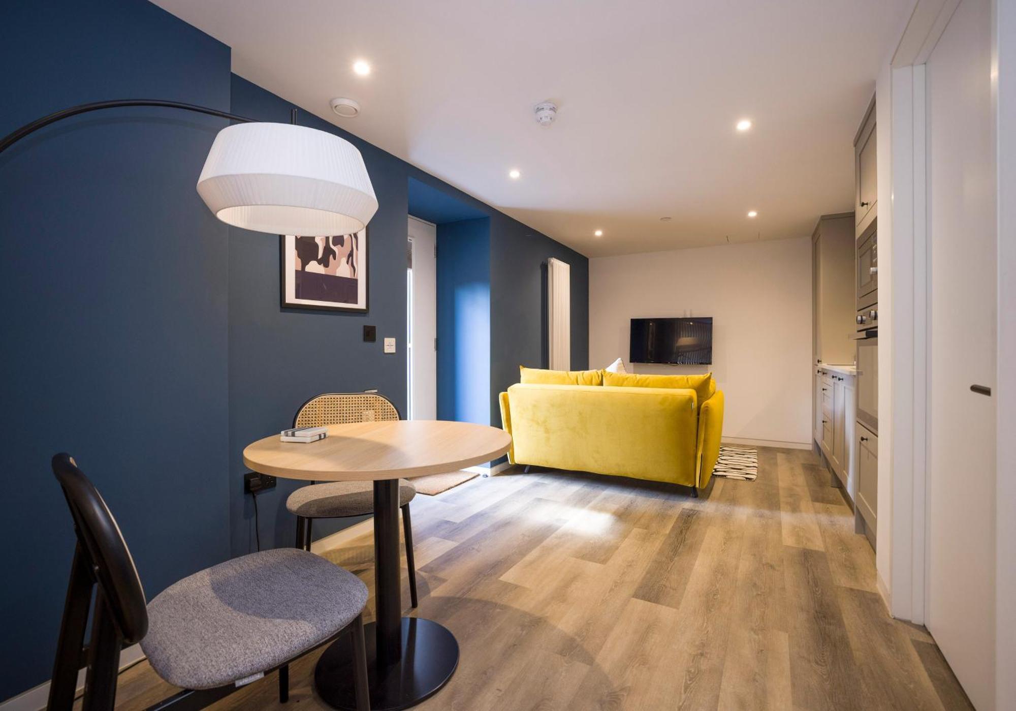 Charming Studios Near Holyrood Park & Calton Hill Эдинбург Номер фото