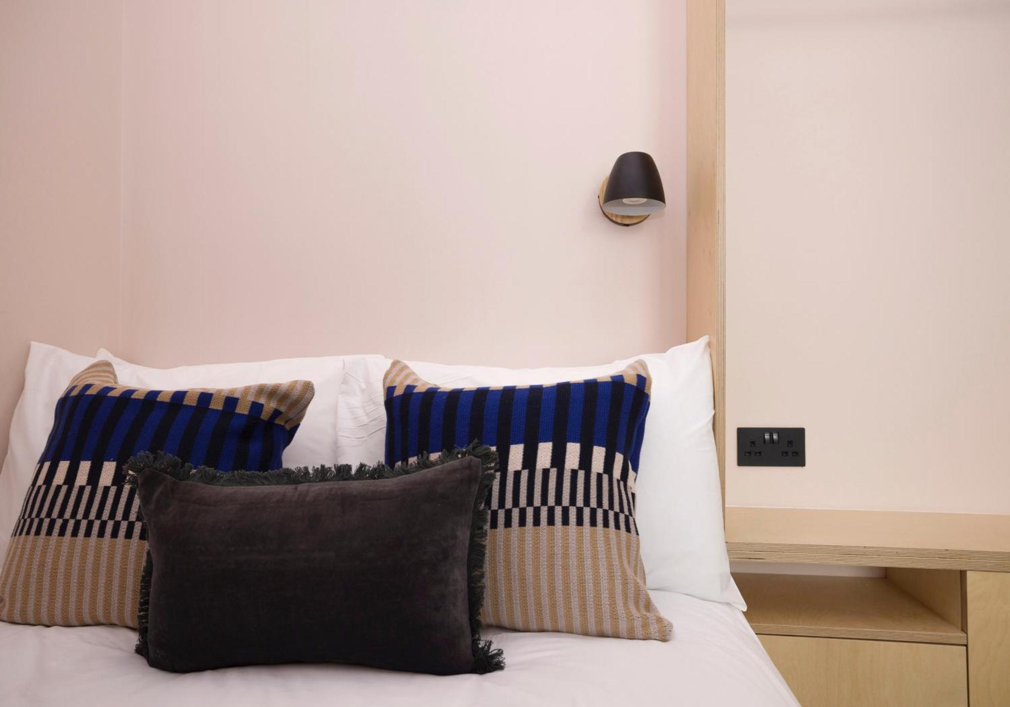 Charming Studios Near Holyrood Park & Calton Hill Эдинбург Номер фото